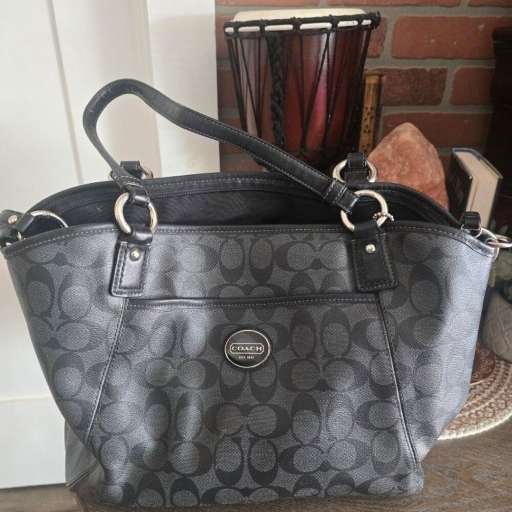 Coach  PEYTON Black/Grey Handbag